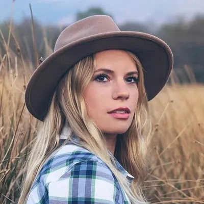 Nadine Weiss outdoor & travel profile