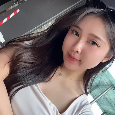 TIFFANŸ . 萱 profile