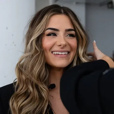 LuLu l Beauty Educator | Toronto Bridal Makeup & Hair Team | profile