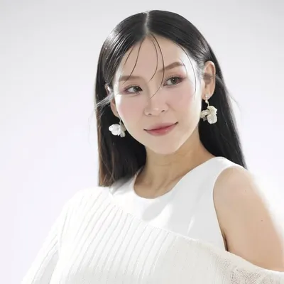 TINA YONG profile