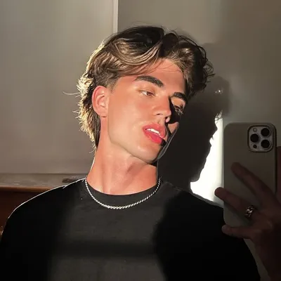 ๐๐ข๐ง๐ข ๐๐๐ฌ๐ก๐ข profile