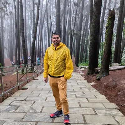 Ashish Tiwari profile