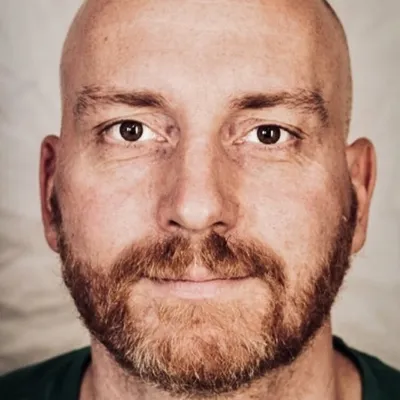 Tom Go profile