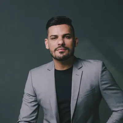 Tom Teles profile