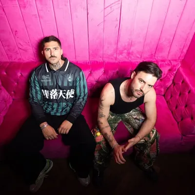 Tom & Collins ▲ profile