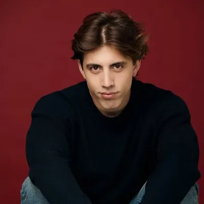 Tomás profile