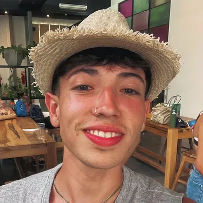 𝗧𝗼𝗺𝗶 𝗗𝗼𝗺𝗶𝗻𝗴𝘂𝗲𝘇 profile