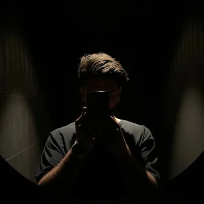 TOMMY BUGG profile