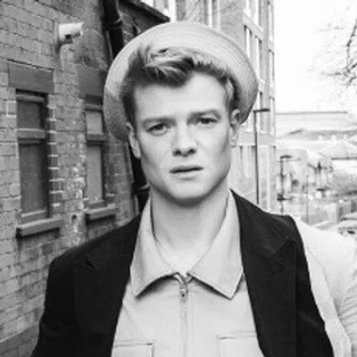 Tom Rhys Harries profile