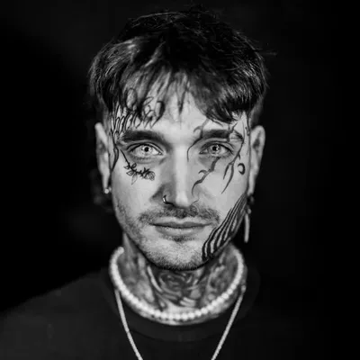 Tom profile