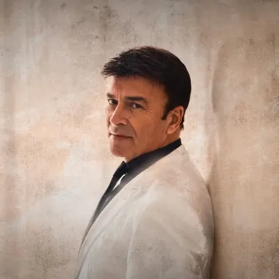 Tony Carreira profile