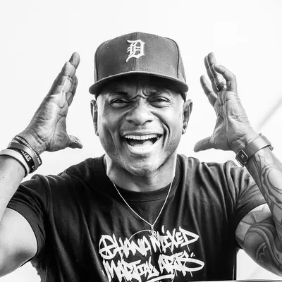 Tony Roberts profile