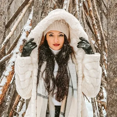Toosha Z | NYC travel influencer | content creator profile