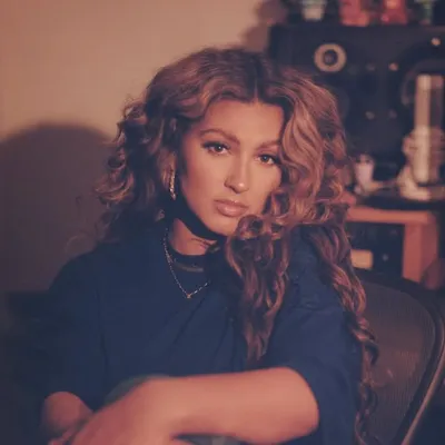 tori kelly profile