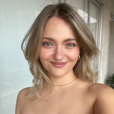 Victoria Martinez profile