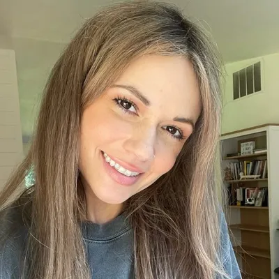 tory savannah profile