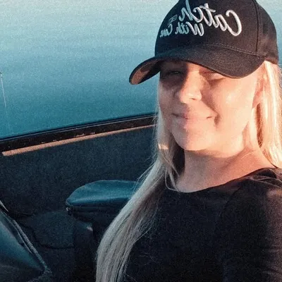 Tove Ahlander profile