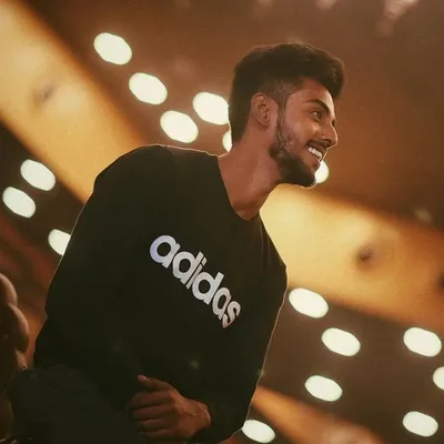 ইতি ভবঘুরে..🌸