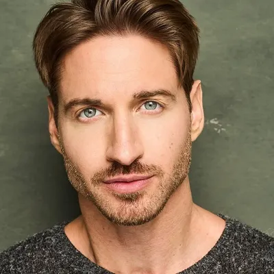 Travis DesLaurier profile