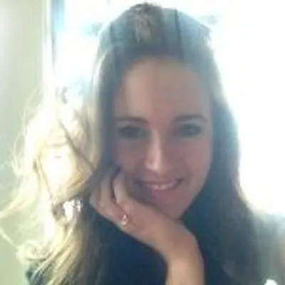 Alexandra Thomson profile