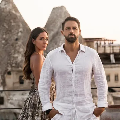 Nicolas Buton & Aurelie Gomes - Travel Couple Family profile