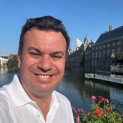 Alex Kallimanis profile