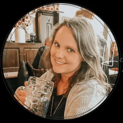 Fiona | Travel Blogger profile