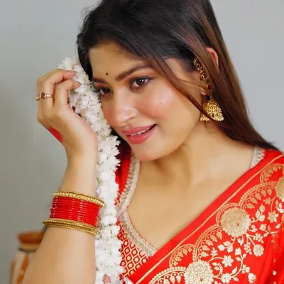 Chitra Banerjee | Kolkata ❤️ profile