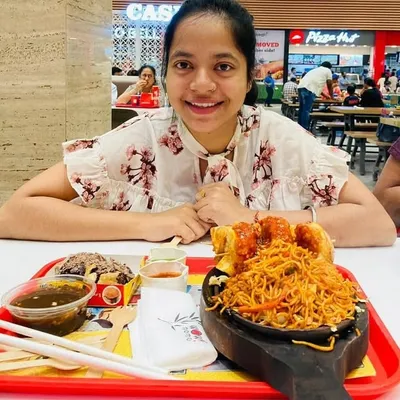 Trippyfoodster | Surabhi profile