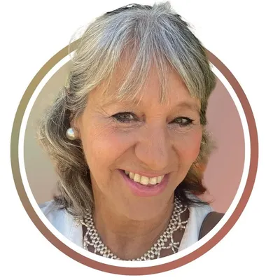Reina Graciosi - Astrologia y Cartas Españolas profile