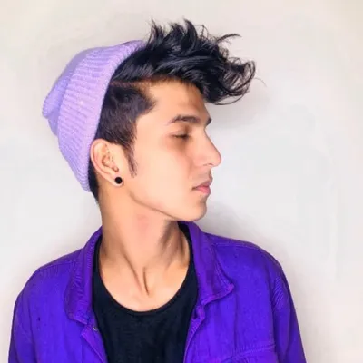 FOLLOM MY NEW ACC IN BIO profile