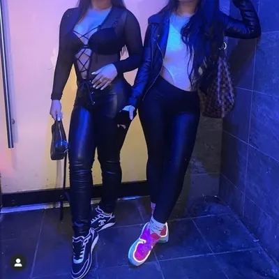 ©️TWOGIRLZ👯♀️ profile