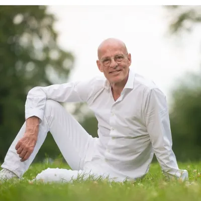 Dr. med Ulrich Bauhofer profile