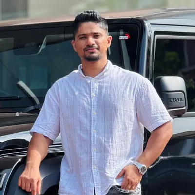 عمر مشهور profile