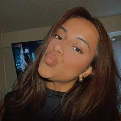 ADRIANA DANIELLA profile