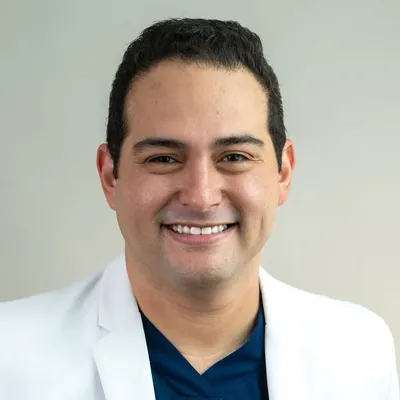 Dr. Romualdo Hostos profile