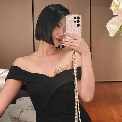 Selinaᐝ profile