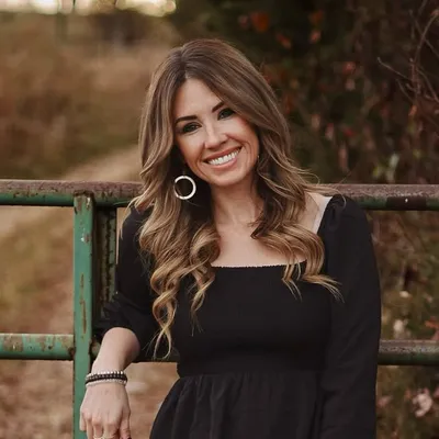 Brittany Robertson profile