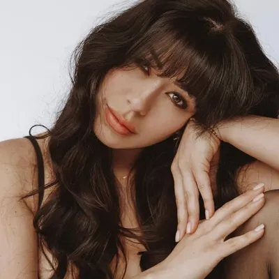 valeria profile