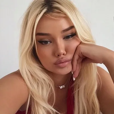 Uresa Zogu profile