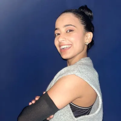 Urmi Sharma❤️ profile