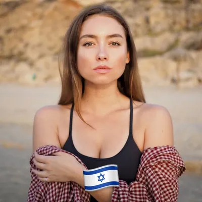 Julia Margulis profile