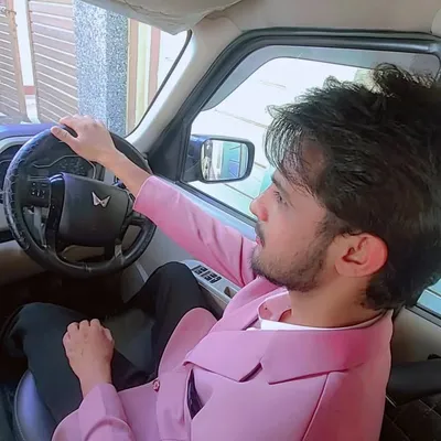 Uvesh Qureshi profile