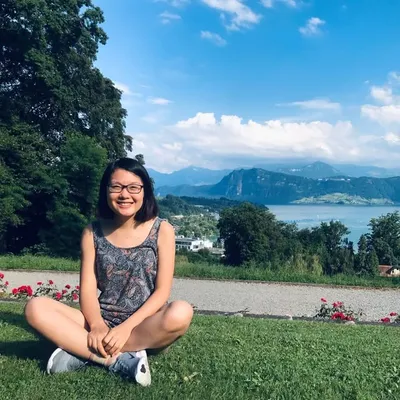 Uyen Ninh profile