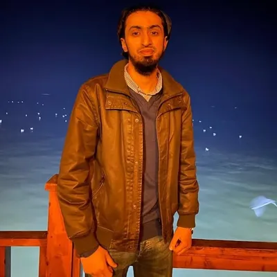 Uzayr profile