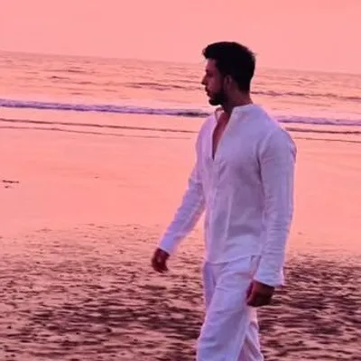 Vaibhav Saxena profile