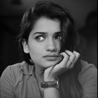 V A I D E H I ❤ profile