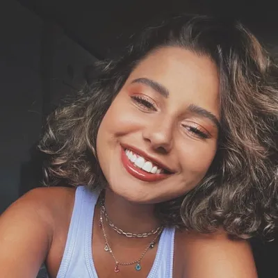Carol Castro profile