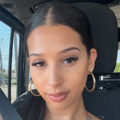 Valencia Symone profile