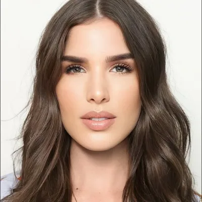 Debora Valentina de lavalle profile